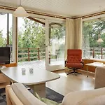 6 Person In Aakirkeby Ferienhaus