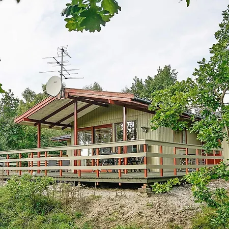 6 Person In Aakirkeby Ferienhaus Vester Somarken