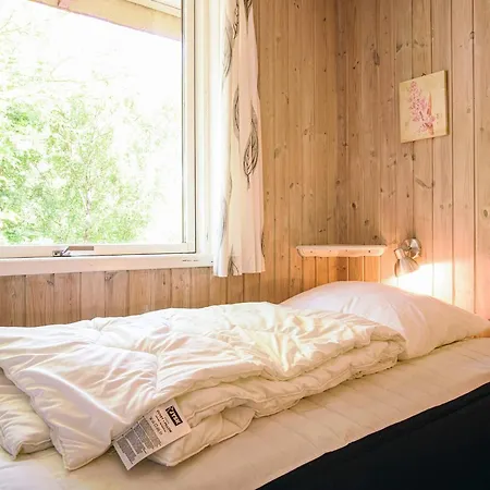 6 Person In Aakirkeby Сasa de vacaciones Vester Somarken